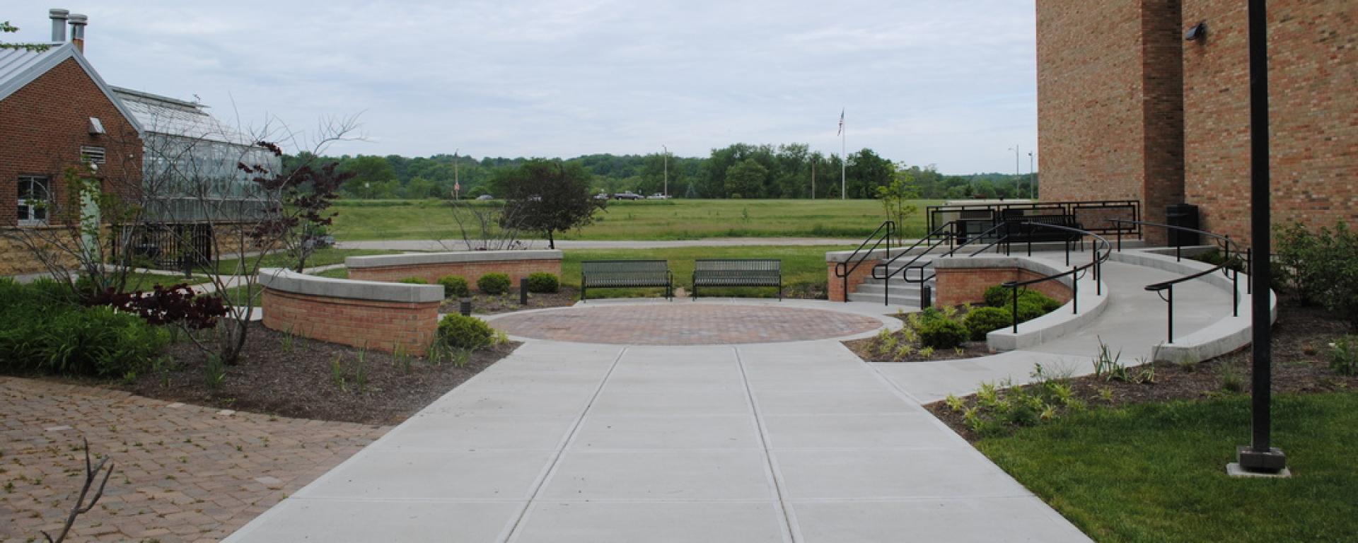 courtyard with seating  